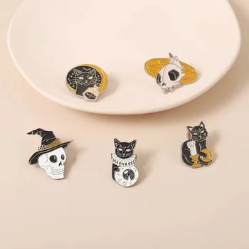 Custom Punk Gothic Style Emalio smeigtukai Juoda katė ir Mėnulis Gyvūnų dekoratyvinės sagės Atvartų ženkliukai Kuprinė Papuošalai Didmeninė prekyba