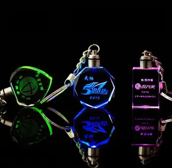 Personalizuotas lazerinis graviravimo raštas Krištolo raktų pakabukas LED spalvingas besikeičiantis poros raktų pakabukas Vestuvinė Valentino dienos dovana SN3818