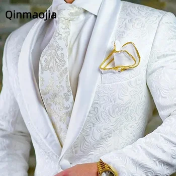 Custom Vyriški drabužiai Žakardo vestuvinis jaunikis Slim Fit Vyriški kostiumai su skara Atlapas 3 dalys (Švarkas + Liemenė + Kelnės ) Kostiumas
