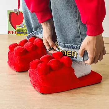 Karštas išpardavimas Raudonos žieminės šlepetės Vyrai Mada Unisex Juokingos šlepetės Dizainerių skaidrės vyrams Šilti namų batai Lauko vyriškos minkštos šlepetės